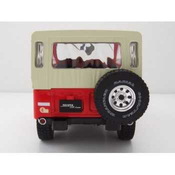 Toyota Bandeirante (Land Cruiser FJ40), vert avec toit blanc 1968