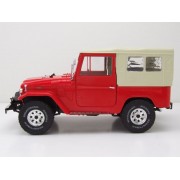 Toyota Bandeirante (Land Cruiser FJ40), vert avec toit blanc 1968