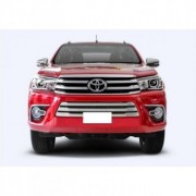 Enjoliveur avant sous calandre inox Toyota Hilux Revo 2016+