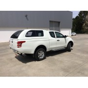 Hard top Star-lux a/vitres latérales Mitsubishi L200 club cab 2019+ 2 portes
