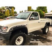 Elargisseurs d'ailes Toyota Hilux simple cabine 1989-1998 95 mm