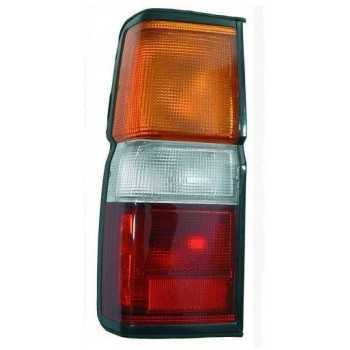 Feu arriere gauche Nissan Terrano I 1987-1996